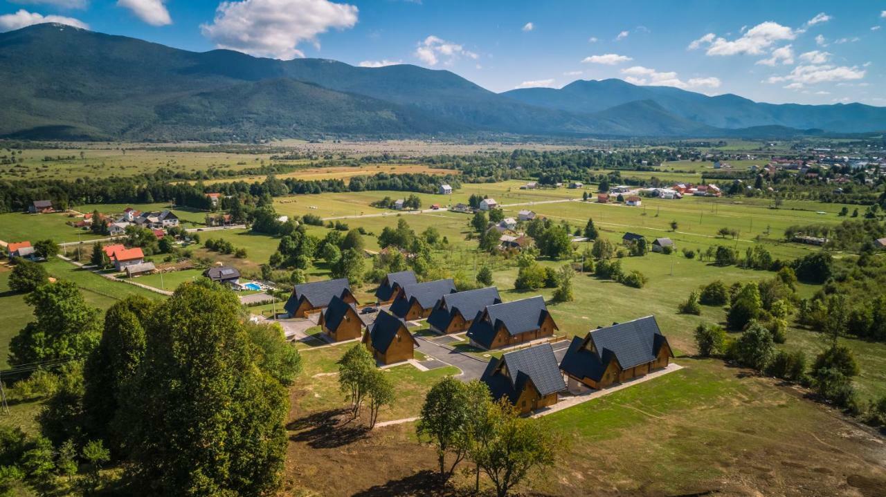 Wooden Houses Macola Korenica Exterior photo